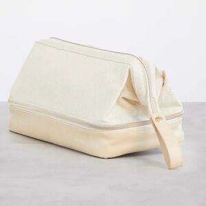 beis toiletry bag Dopp Kitt